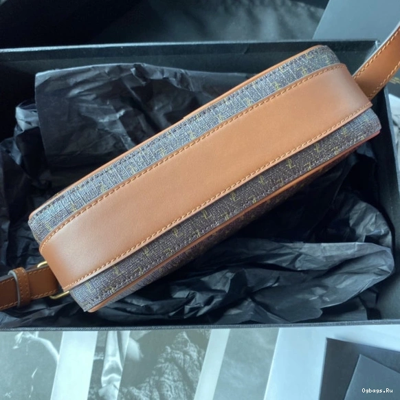 LE CAMERA YSL BAG MONOGRAMME 0819